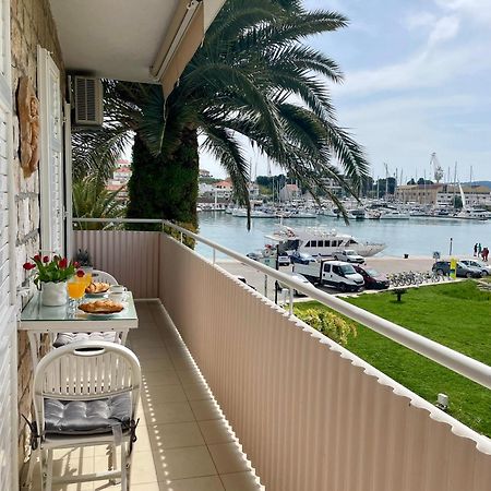 Dinka Old Town Apartment With Sea View Trogir Bagian luar foto