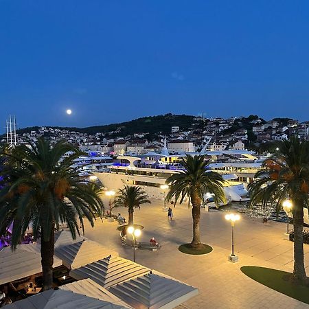 Dinka Old Town Apartment With Sea View Trogir Bagian luar foto