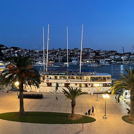 Dinka Old Town Apartment With Sea View Trogir Bagian luar foto
