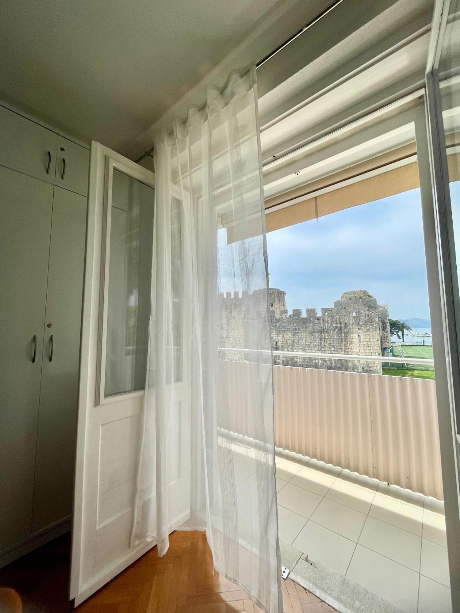 Dinka Old Town Apartment With Sea View Trogir Bagian luar foto